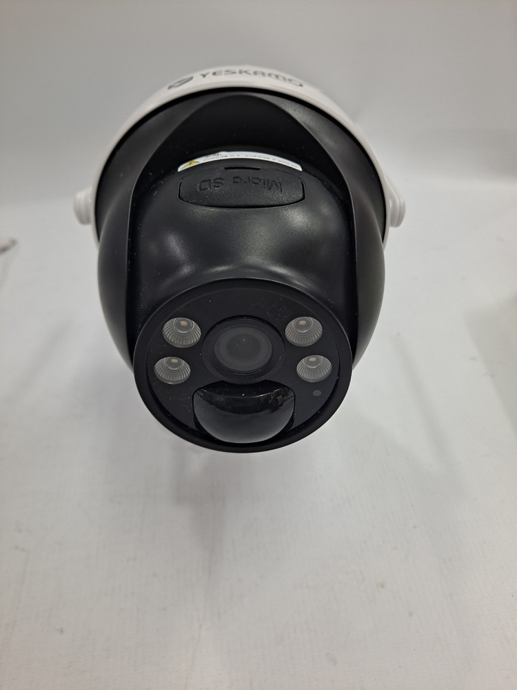 [CCTV] YESKAMO 예스카모 KR-Q30 태양광 PTZ 회전 CCTV / 무선 충전 고화질 이미지