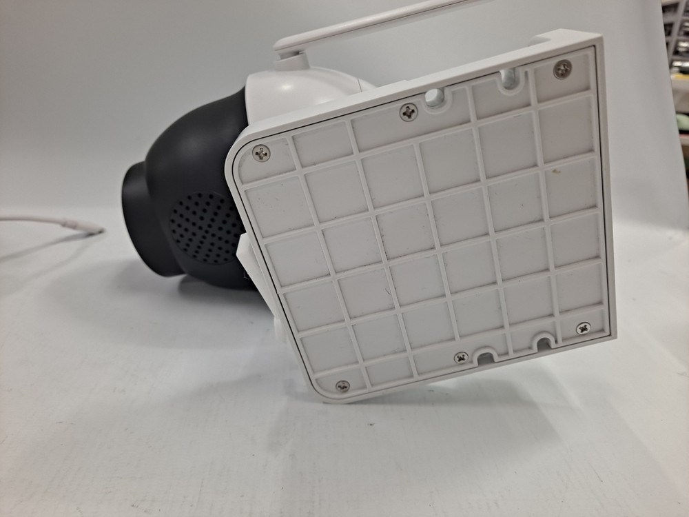 [CCTV] YESKAMO 예스카모 KR-Q30 태양광 PTZ 회전 CCTV / 무선 충전 고화질 이미지