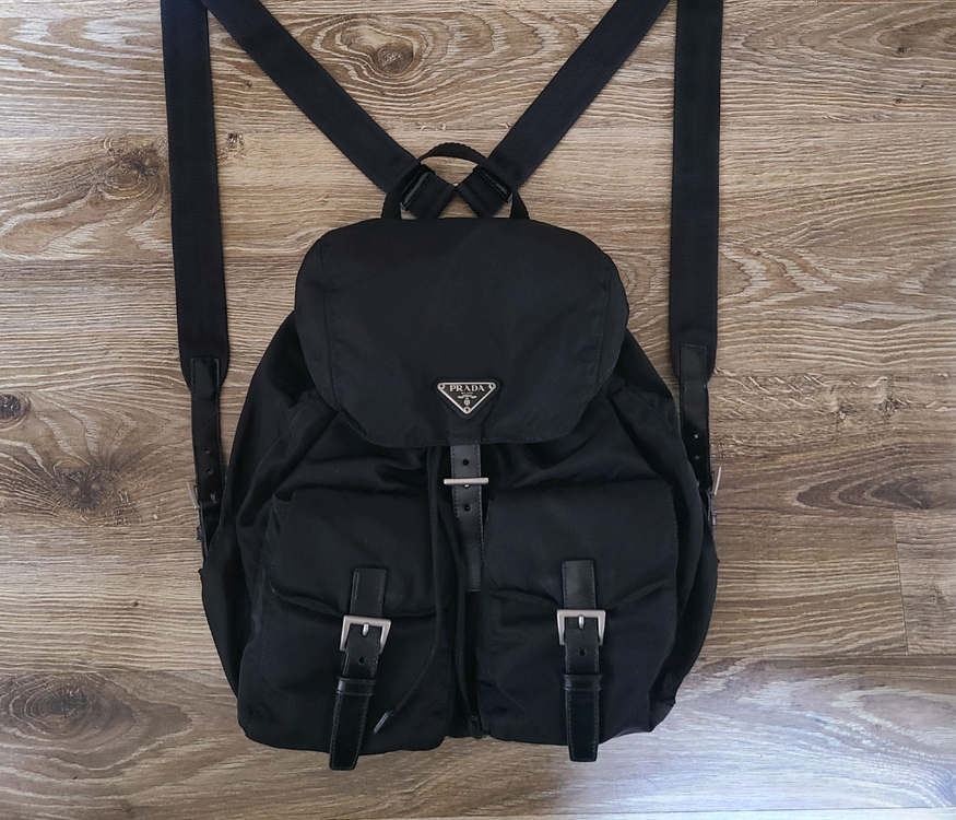 프라다 백팩 미듐 가방크로스백숄더백테수토호보백구찌루이비통디올셀린느샤넬생로랑에르메스아바백버킷백 이미지