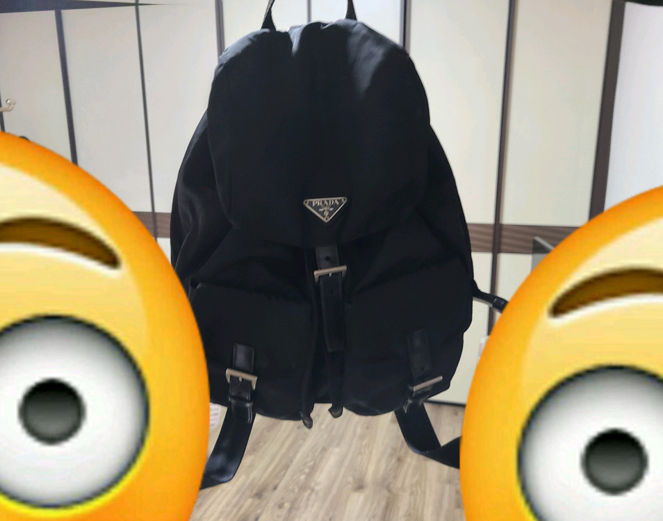 프라다 백팩 미듐 가방크로스백숄더백테수토호보백구찌루이비통디올셀린느샤넬생로랑에르메스아바백버킷백 이미지