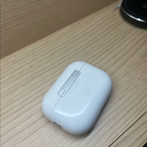 무선 이어폰 프로 2세대 라이트닝 이미지