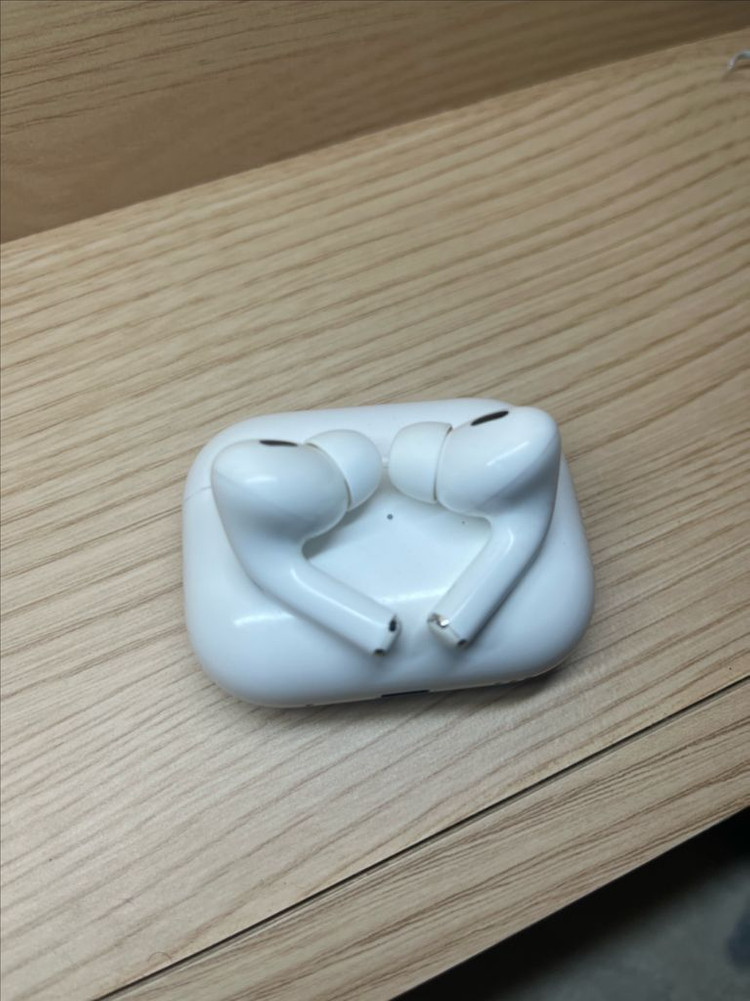 무선 이어폰 프로 2세대 라이트닝 이미지