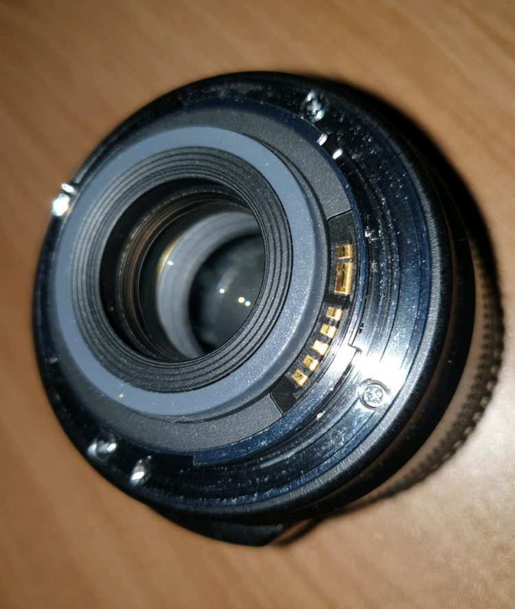 캐논 EF-S 17-85mm f/4-5.6 IS USM 렌즈 이미지