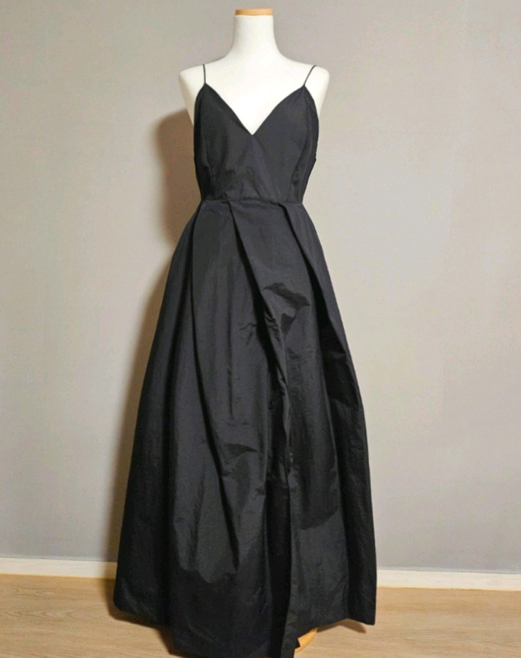 DINT딘트 플린 브이넥슬리브리스볼륨맥시원피스(2컬러) 이미지