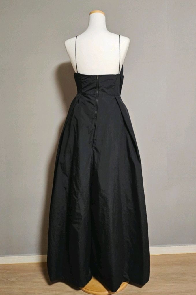 DINT딘트 플린 브이넥슬리브리스볼륨맥시원피스(2컬러) 이미지