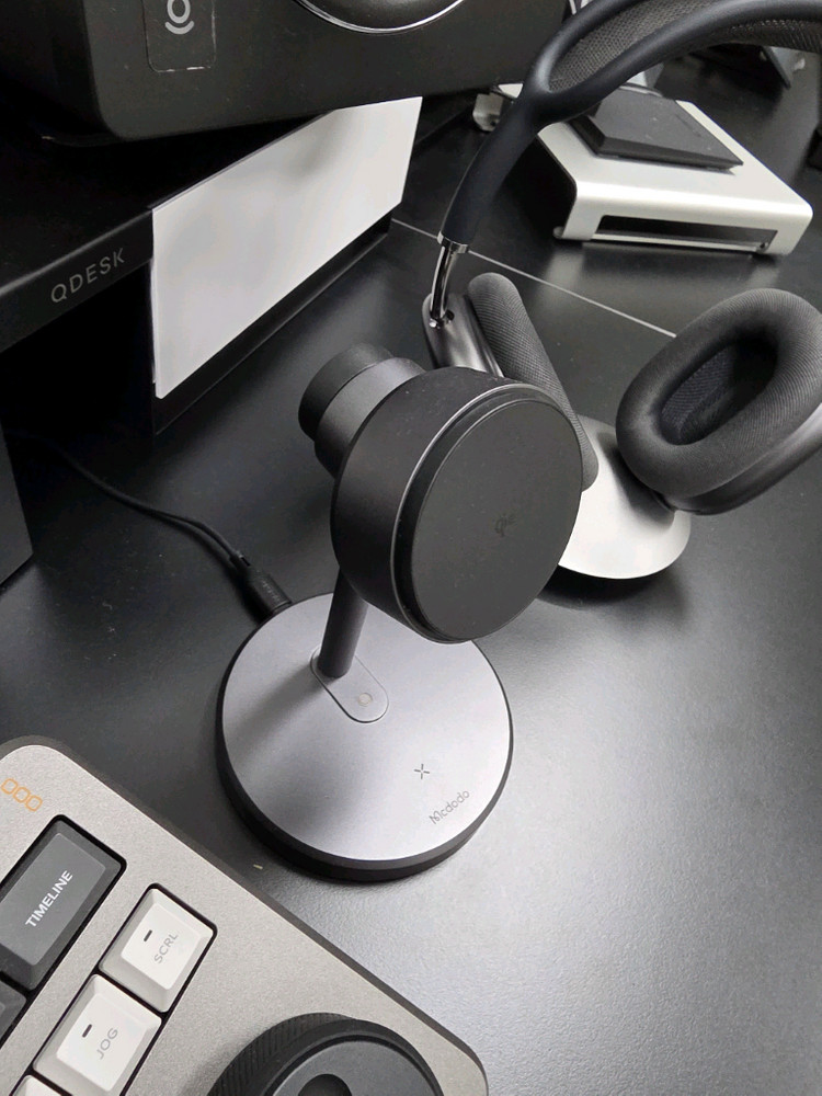 맥도도 Qi2 3in1 맥세이프 무선충전 스탠드 거치대 이미지