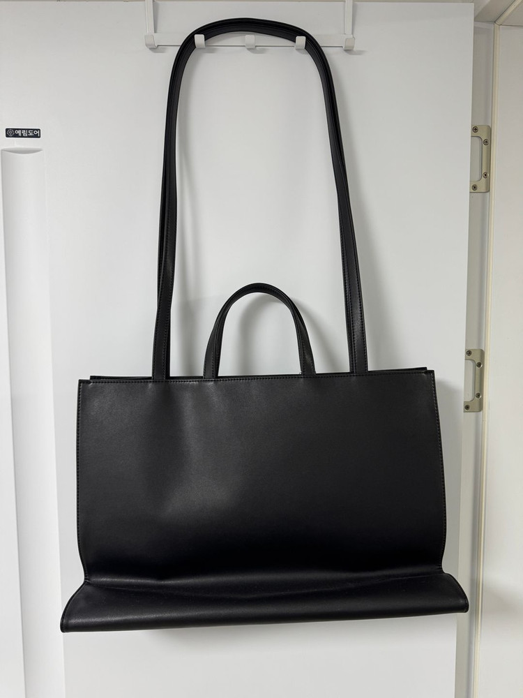 텔파 라지 쇼핑백 블랙 팝니다. 쇼퍼백 크로스백 핸드백 가방 명품백 Telfar 이미지