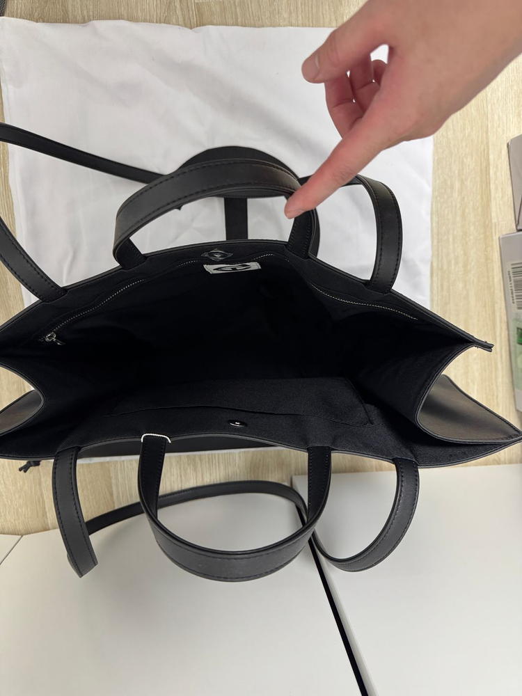 텔파 라지 쇼핑백 블랙 팝니다. 쇼퍼백 크로스백 핸드백 가방 명품백 Telfar 이미지