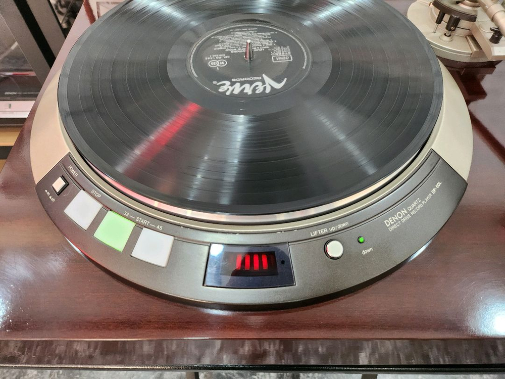 데논 반자동 턴테이블 이미지