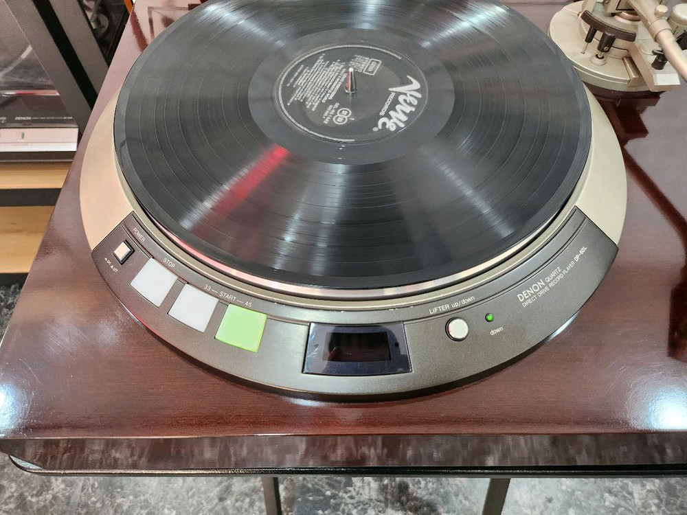데논 반자동 턴테이블 이미지
