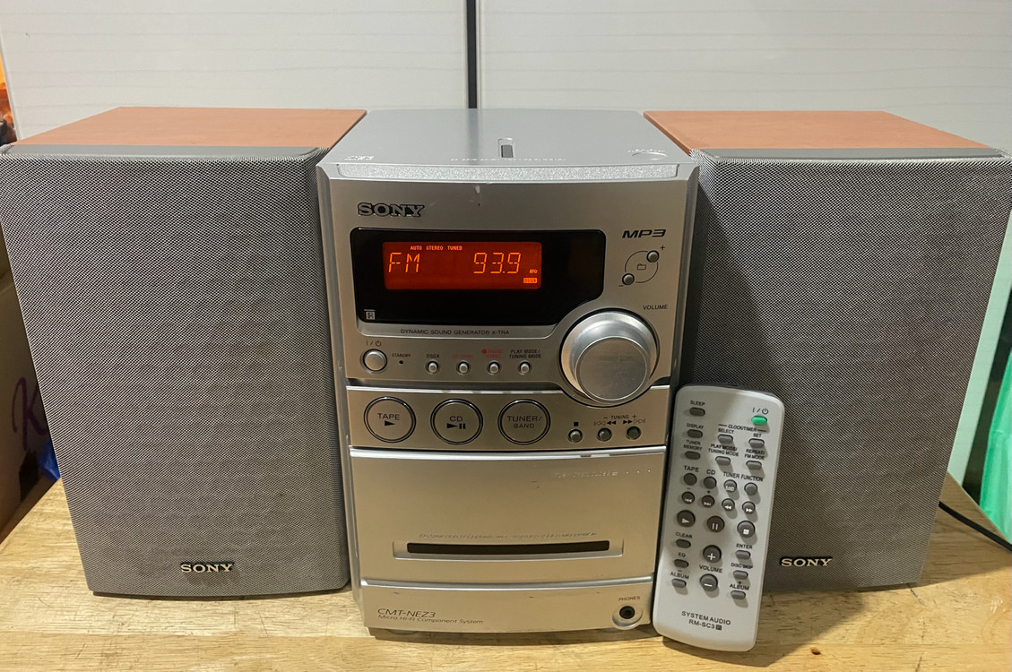 소니 하이파이 오디오 와 스피커셋트 팝니다. CD,라디오,외부입력 3가지 정상 리모컨포함 5313-1824 이미지