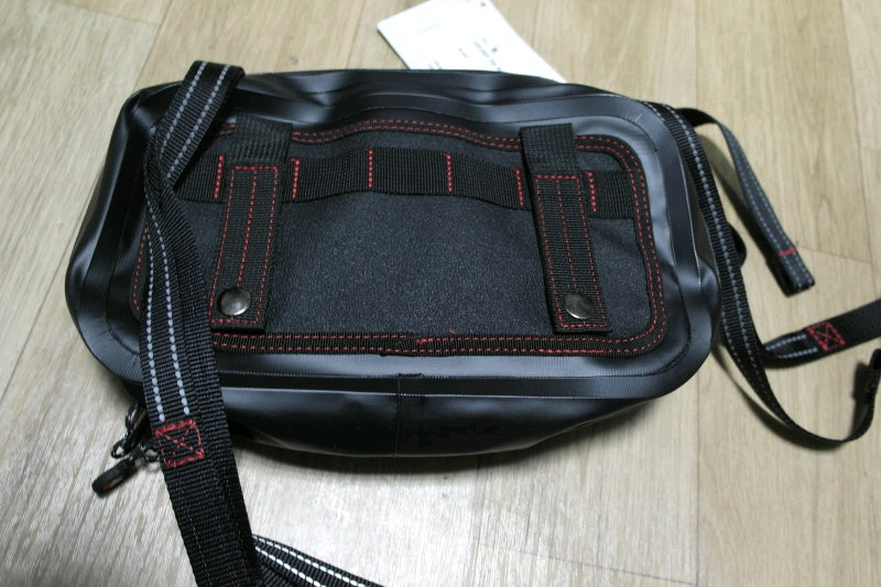 [신품] 다이네즈 EXPLORER TOOL BAG 방수 가방 -검정- 이미지