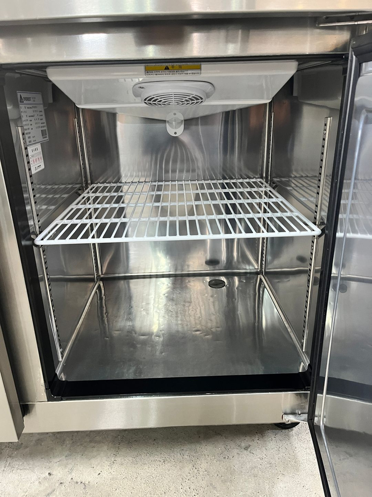 부성 에베레스트 간냉식 테이블냉장냉동고 1500 냉장고 냉동고 업소용 카페 올스텐 이미지