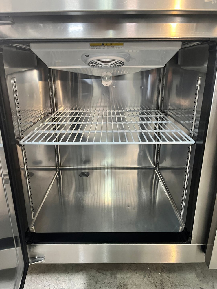 부성 에베레스트 간냉식 테이블냉장냉동고 1500 냉장고 냉동고 업소용 카페 올스텐 이미지
