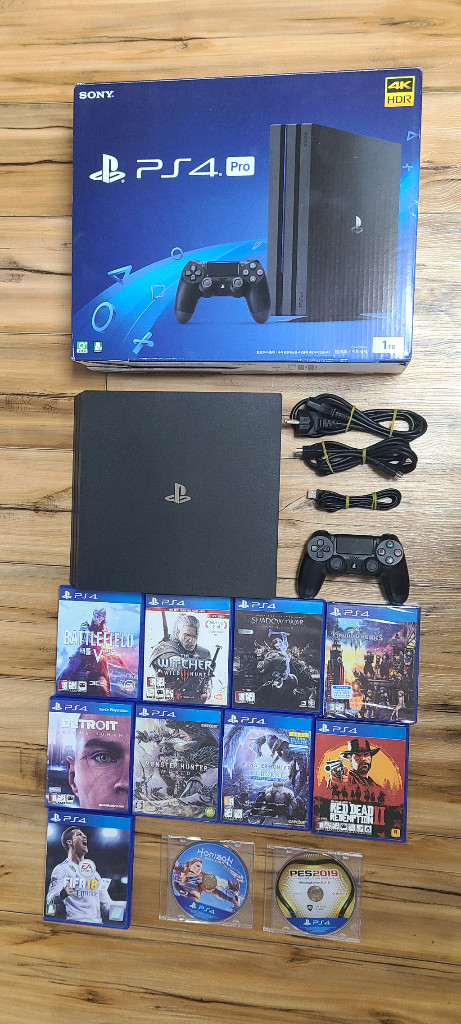 플스4 프로(PS4 Pro)1TB 풀박스+게임CD 11개 판매 이미지