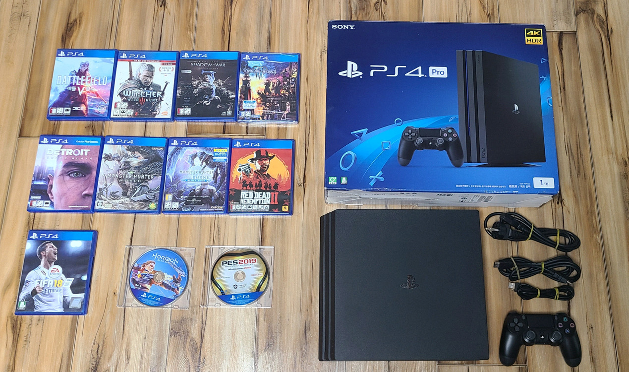 플스4 프로(PS4 Pro)1TB 풀박스+게임CD 11개 판매 이미지