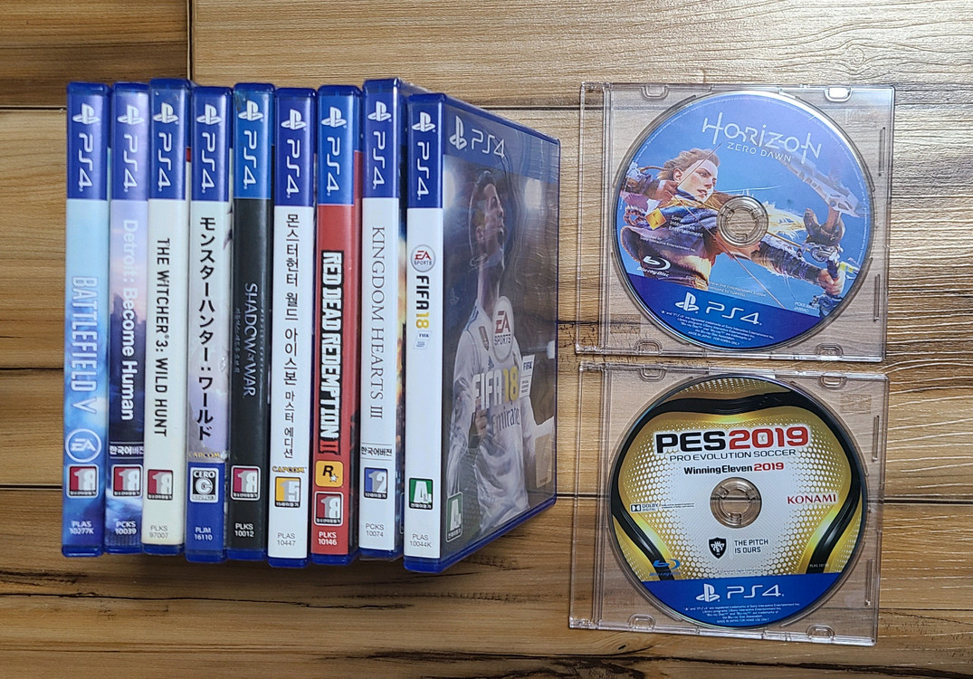 플스4 프로(PS4 Pro)1TB 풀박스+게임CD 11개 판매 이미지