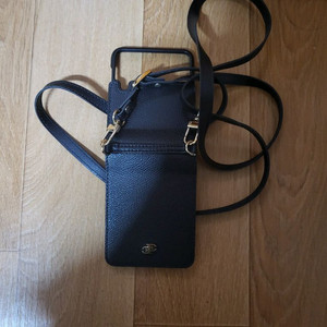 플립z3 가죽 폰 케이스 끈 포함 팝니다. 이미지