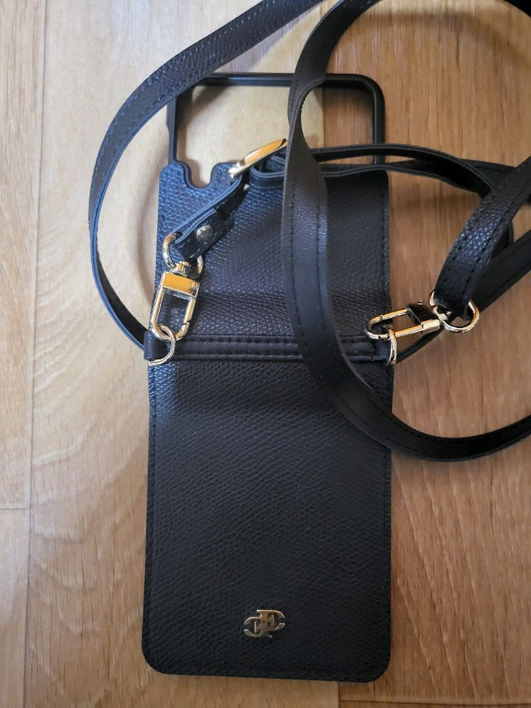 플립z3 가죽 폰 케이스 끈 포함 팝니다. 이미지