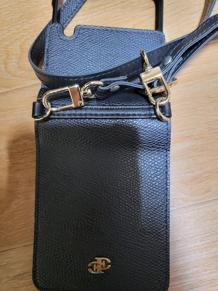 플립z3 가죽 폰 케이스 끈 포함 팝니다. 이미지