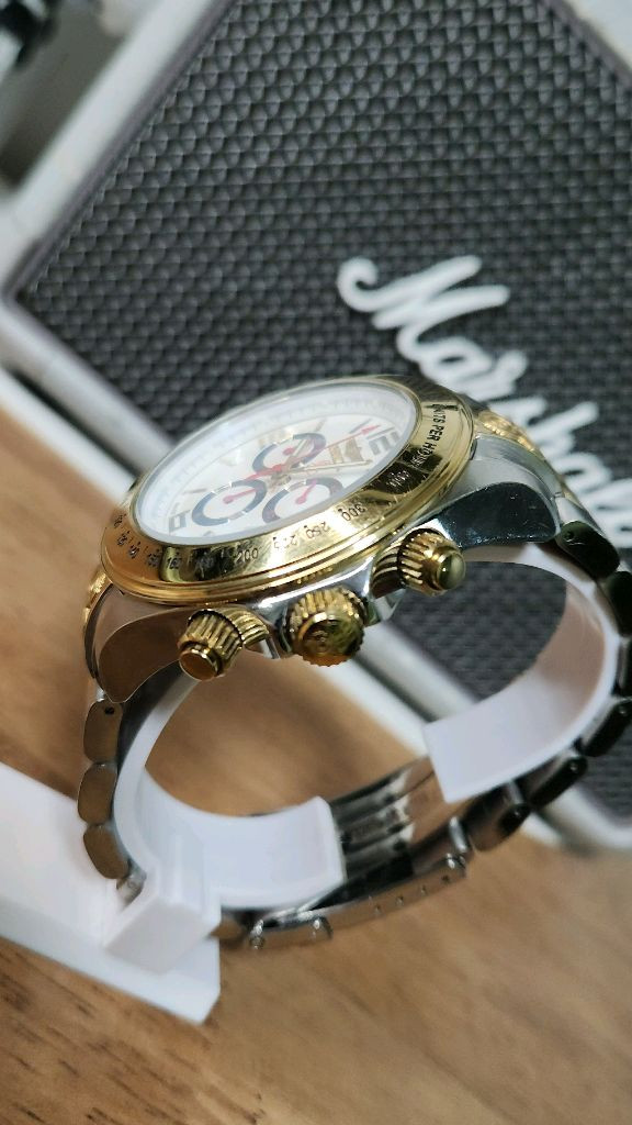 # 인빅타 스위스메이드 스피드웨이 다이버 골드콤비 남성명품시계 급처 이미지