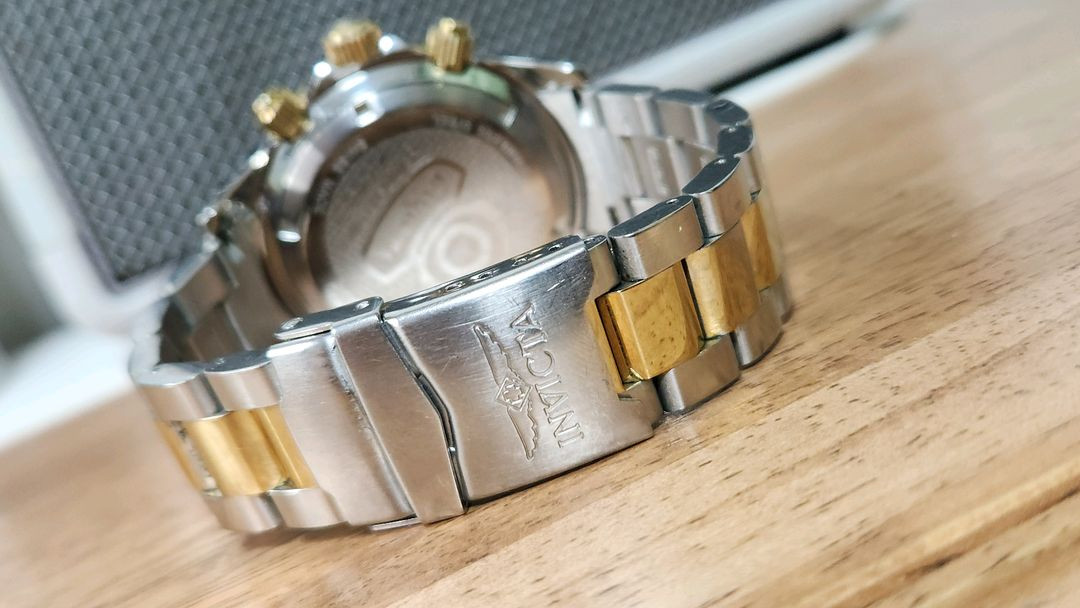 # 인빅타 스위스메이드 스피드웨이 다이버 골드콤비 남성명품시계 급처 이미지