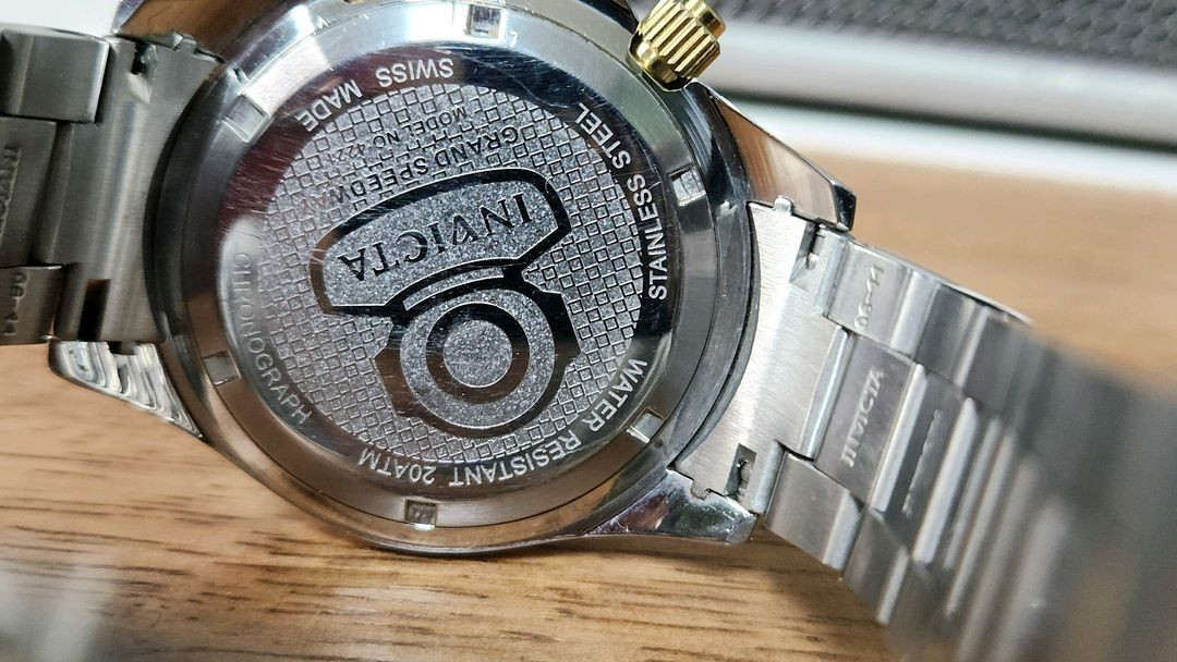 # 인빅타 스위스메이드 스피드웨이 다이버 골드콤비 남성명품시계 급처 이미지