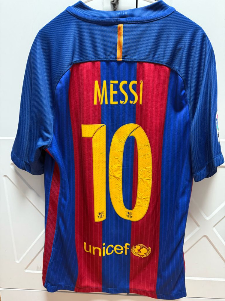 16-17 바르셀로나 메시 유니폼 이미지