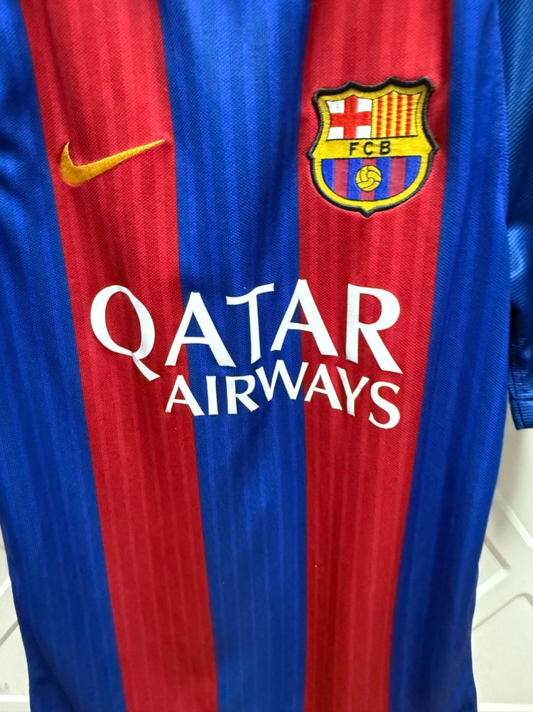 16-17 바르셀로나 메시 유니폼 이미지