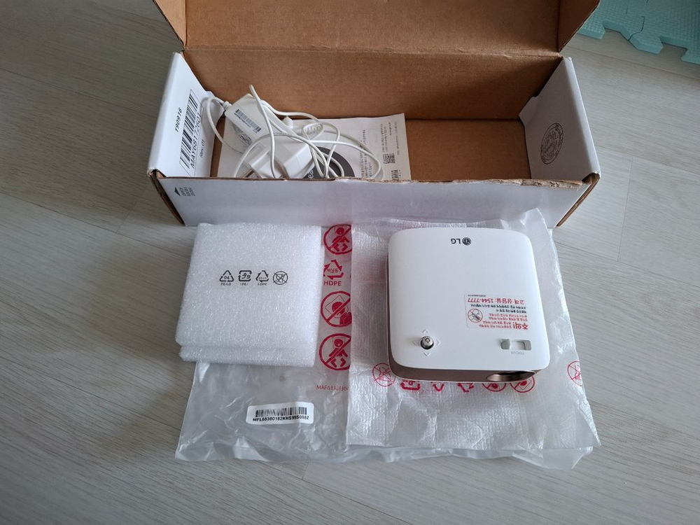 LG 시네빔 PH130 빔프로젝터 이미지