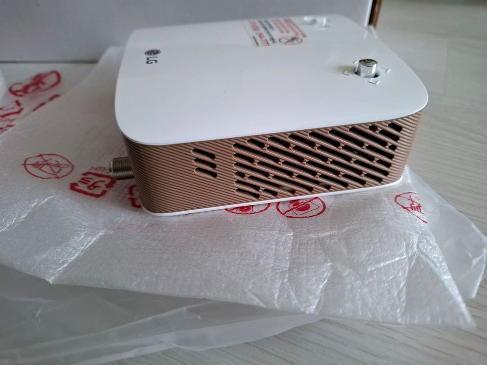 LG 시네빔 PH130 빔프로젝터 이미지