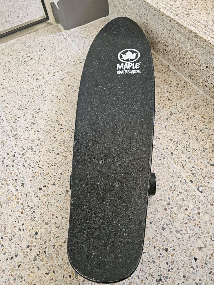 유럽 메이플 스케이트보드 크루저보드 레드/블랙(한번 사용,상태최상) 이미지