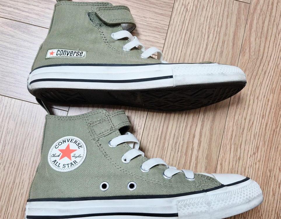 컨버스키즈 척테일러 올스타 하이 (사이즈200mm) 판매합니다 이미지