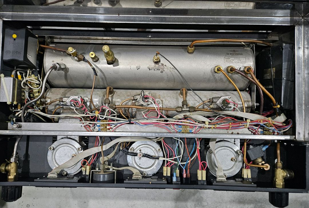 라마르조코 3구 커피머신 이미지