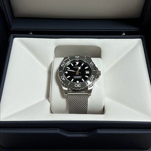 론진 신형 하이드로콘퀘스트 그레이 베젤 39mm 이미지