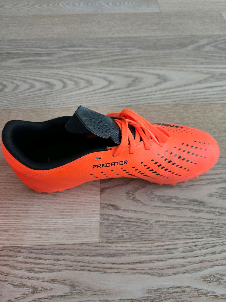 아디다스 프레데터 어큐러시 축구화 이미지