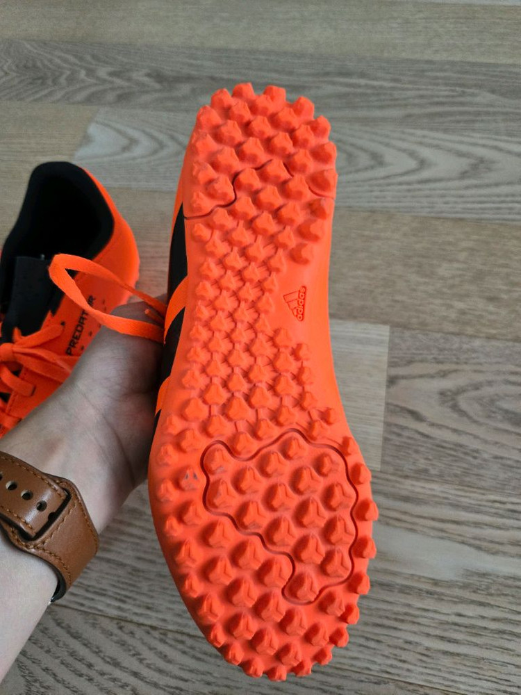 아디다스 프레데터 어큐러시 축구화 이미지