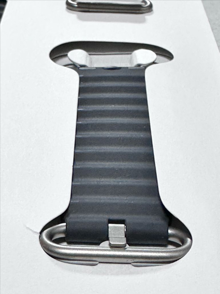 애플워치 블랙, 내추럴티타늄 오션밴드 이미지