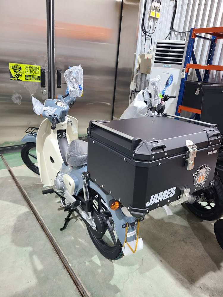 혼다 슈퍼커브110 배달용 오토바이 이미지