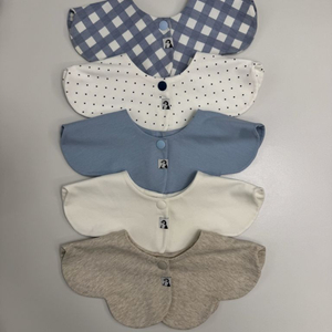 코니 턱받이 이미지