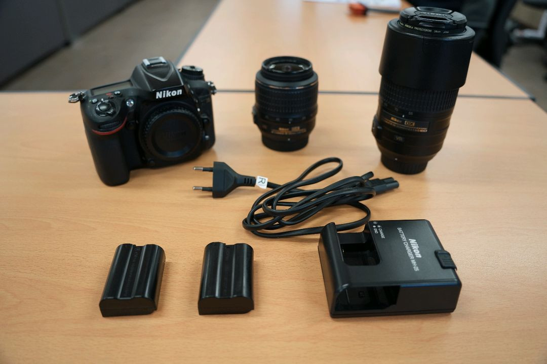 풀프레임 DSLR 카메라 + 렌즈 세트 이미지