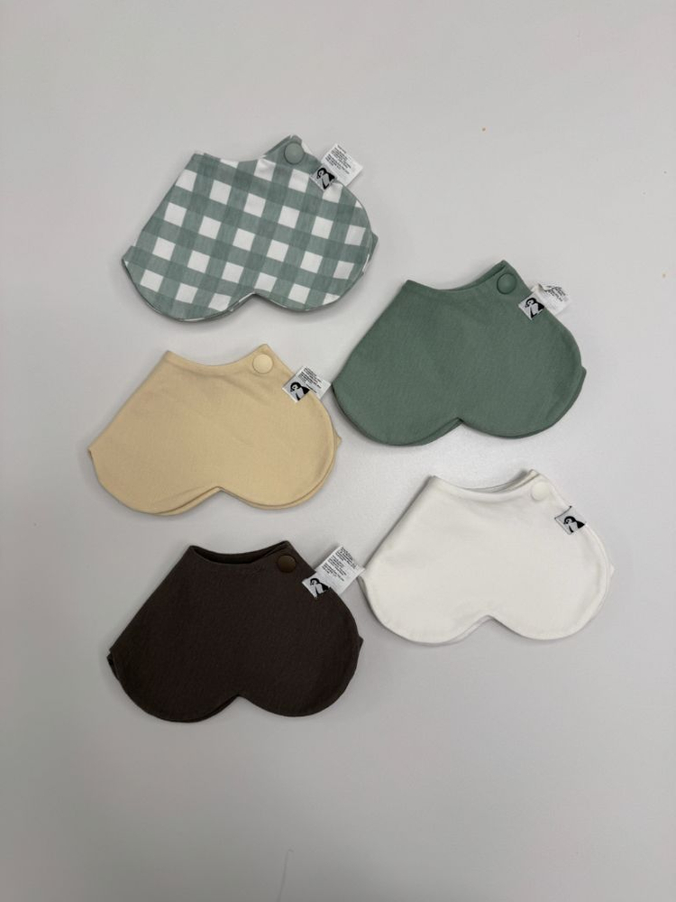 코니 턱받이 이미지