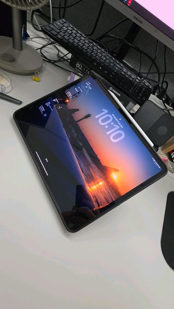 아이패드 프로 13 m4 256 wifi + 애플펜슬프로 + ESR케이스 이미지