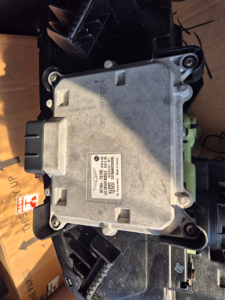 제네시스 GV80 조수석 라이트 전조등 헤드램프 전조등 이미지