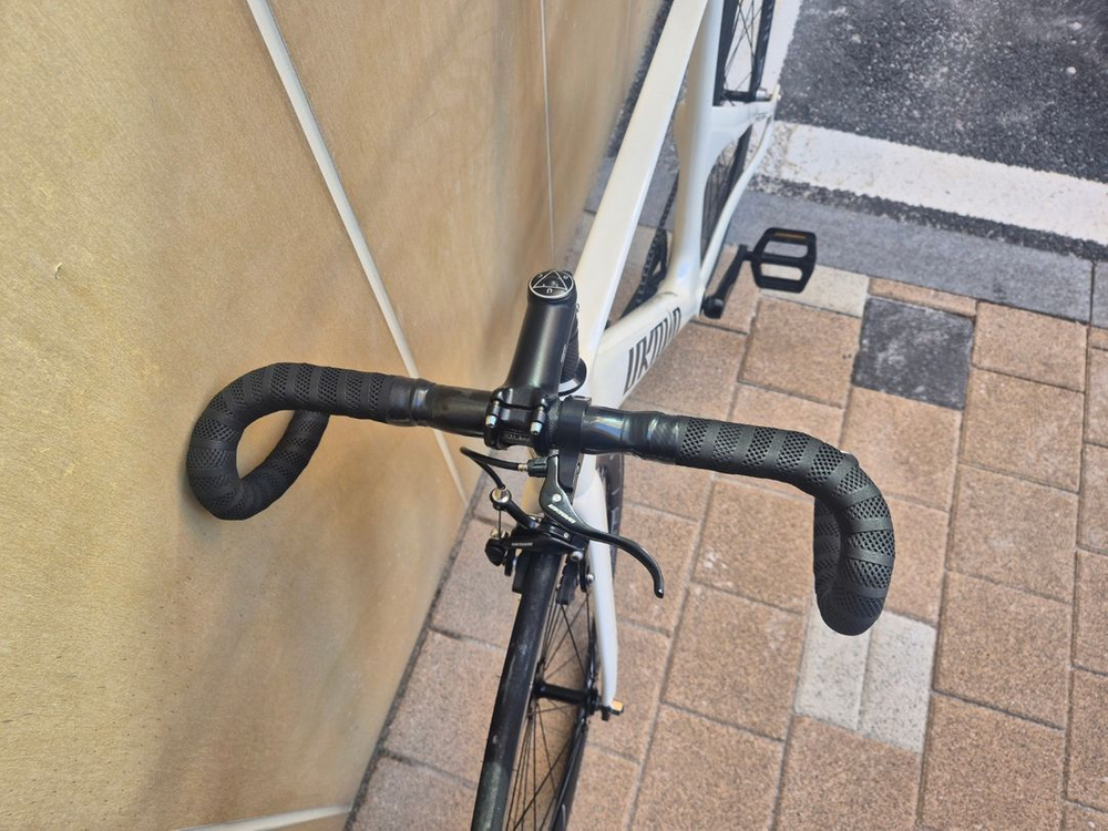 2026 언노운 펄스 m사이즈 픽시자전거 팔아요 이미지