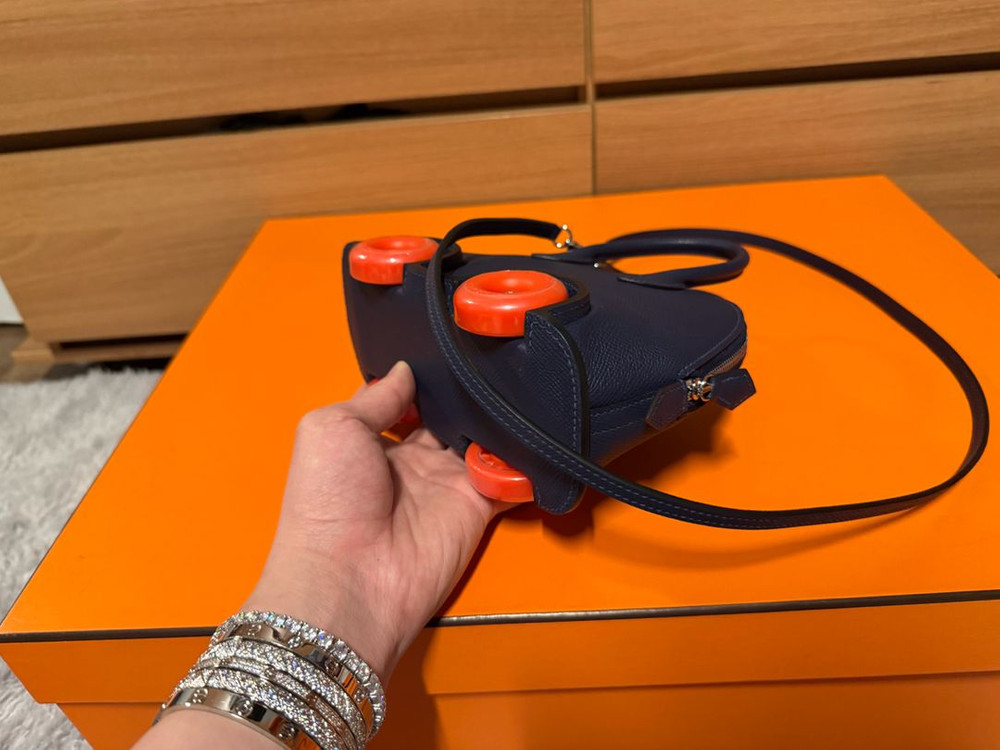 볼리드 온 휠 백 올수공 앱송가죽 이미지