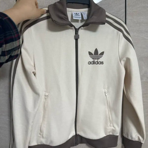 아디다스 아이보리 져지 이미지