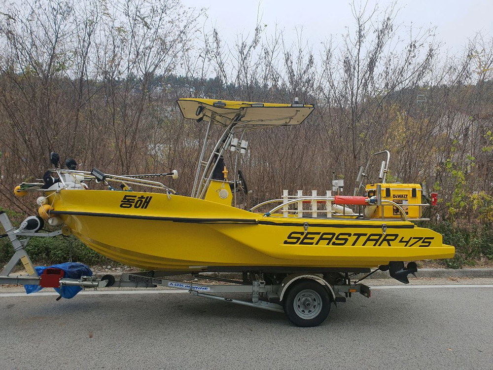 낚시보트 이미지