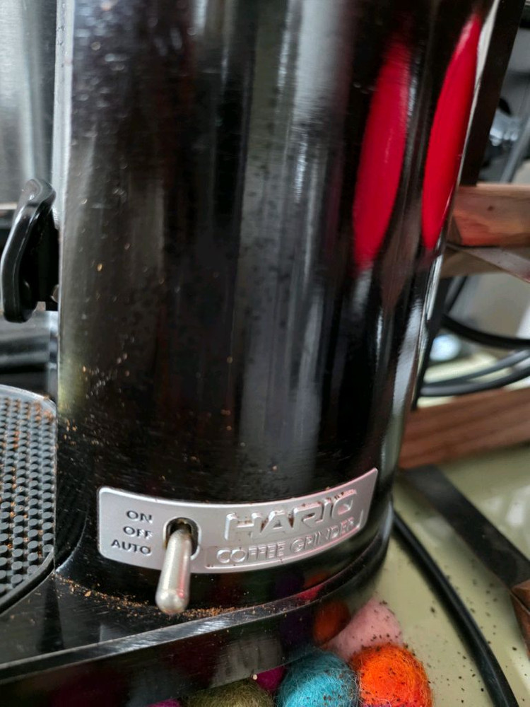 하리오 V60 전동 커피 그라인더 정품 이미지