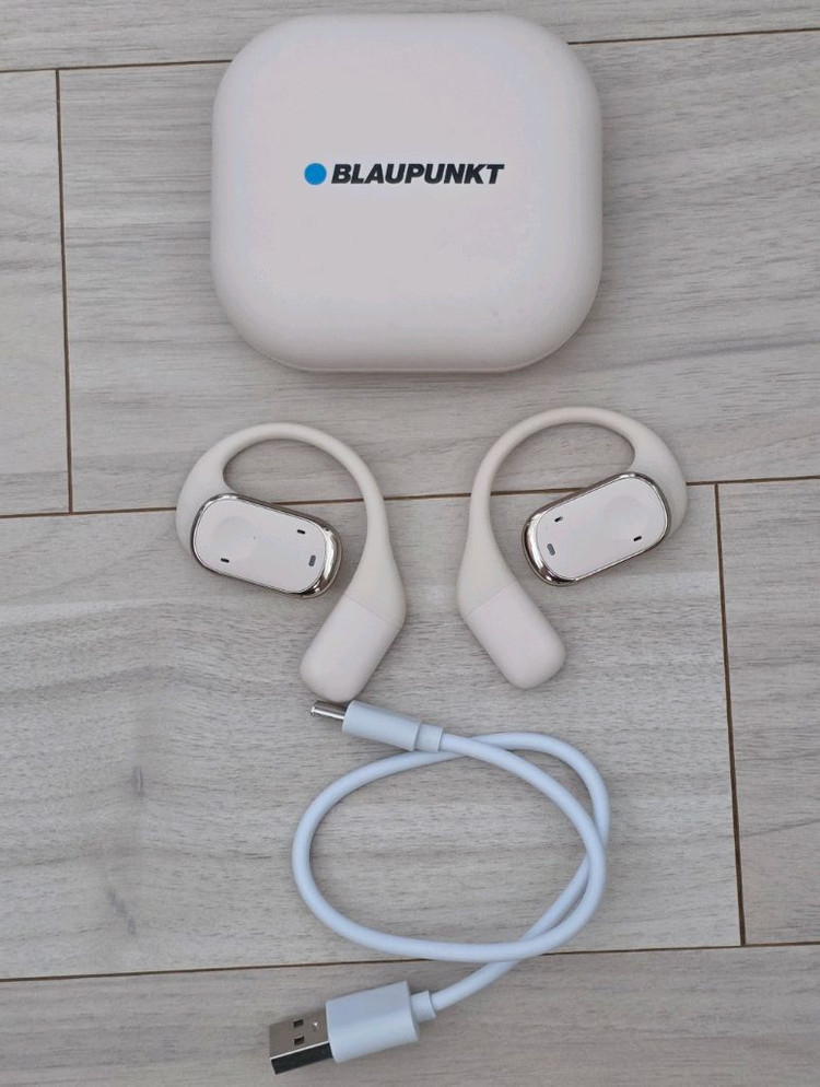 블라우풍트(Blaupunkt)의 오픈형 블루투스 이어폰 이미지